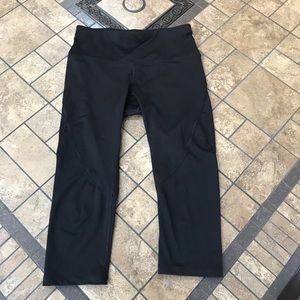 Layer 8 Qwick-Dry Black Capri Cropped Leggings XS